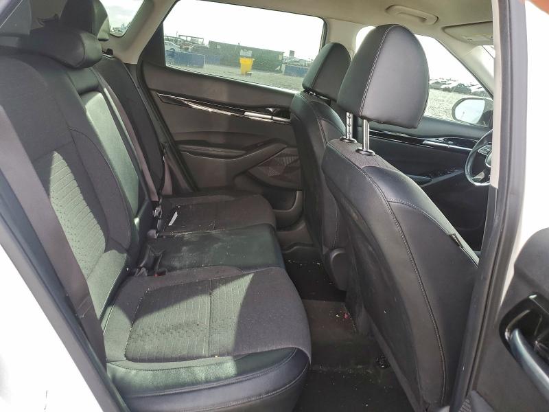 Фото 11 - KIA SELTOS