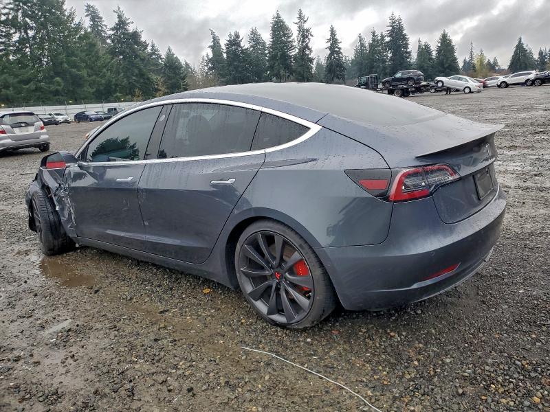 Фото 2 - TESLA MODEL 3