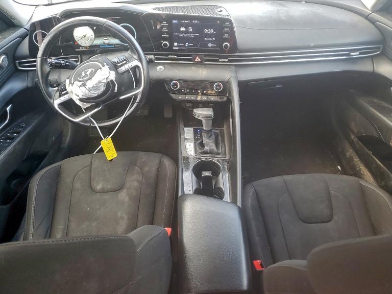 Фото 8 - HYUNDAI ELANTRA