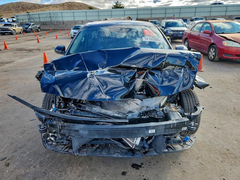 Фото 5 - HYUNDAI ELANTRA