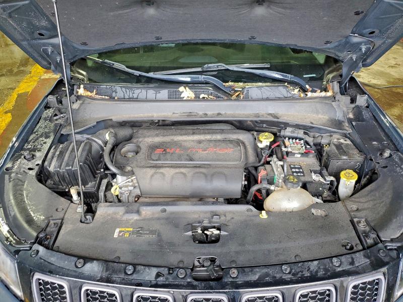 Фото 12 - JEEP COMPASS