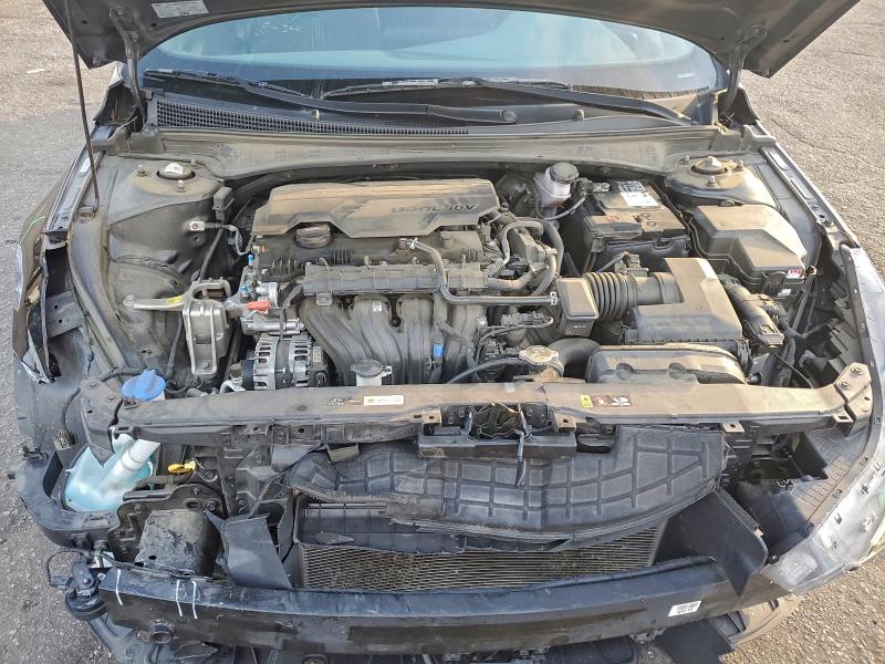 Фото 11 - HYUNDAI ELANTRA