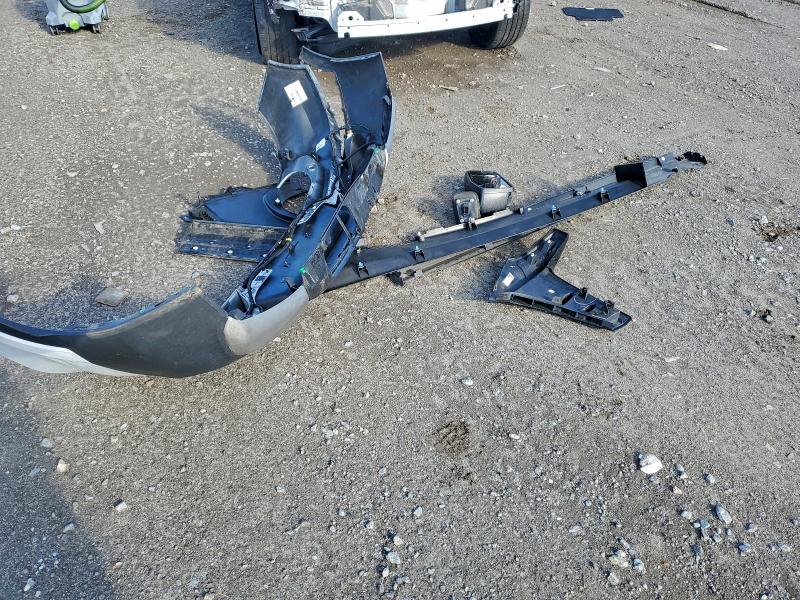 Фото 13 - VOLVO XC40