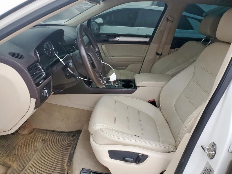 VOLKSWAGEN TOUAREG 2016 VIN WVGEF9BP9GD000516