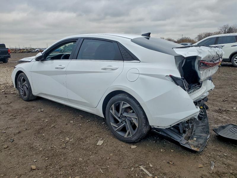 Фото 2 - HYUNDAI ELANTRA