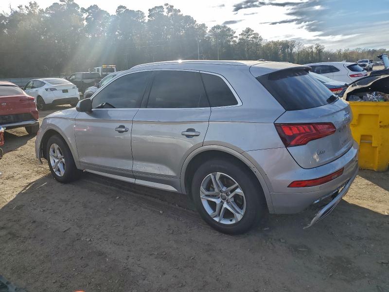 Фото 2 - AUDI Q5