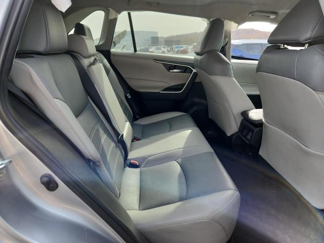 Фото 10 - TOYOTA RAV4