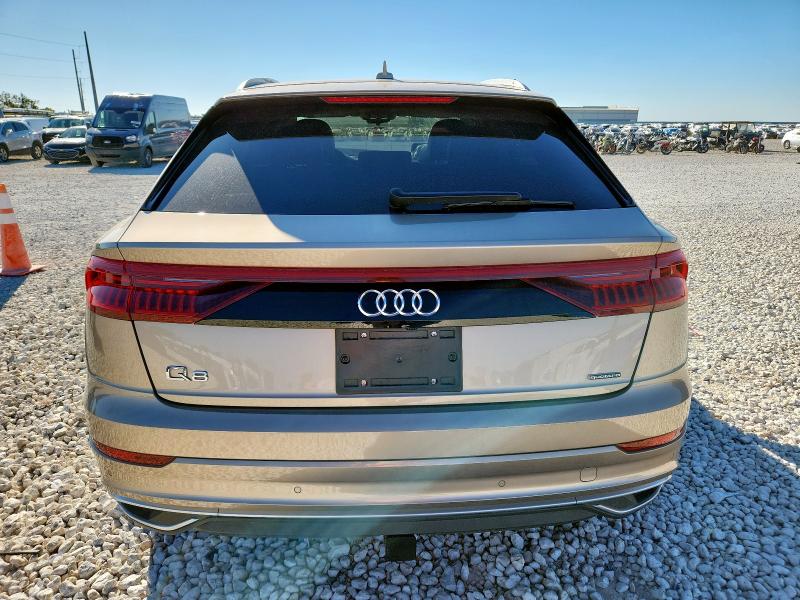 Фото 6 - AUDI Q8