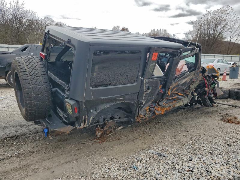 Фото 3 - JEEP WRANGLER