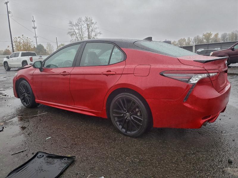 Фото 2 - TOYOTA CAMRY