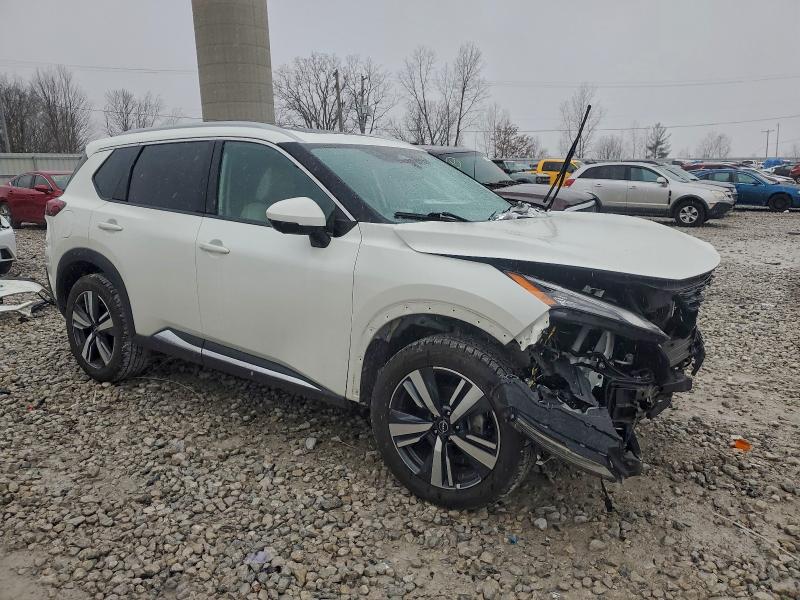 Фото 4 - NISSAN ROGUE