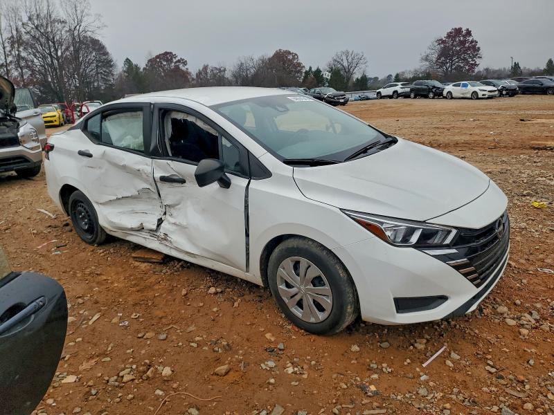 Фото 4 - NISSAN VERSA