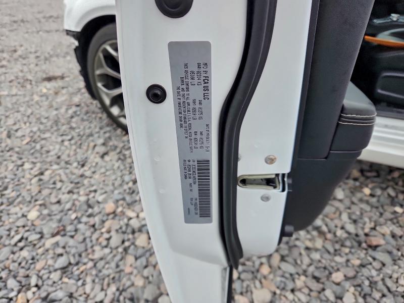 Фото 13 - CHRYSLER 300