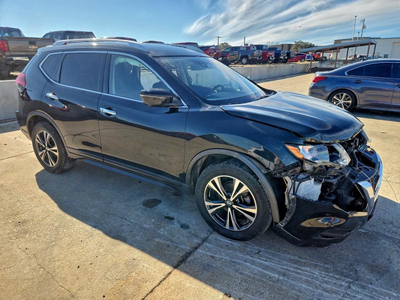 Фото 4 - NISSAN ROGUE