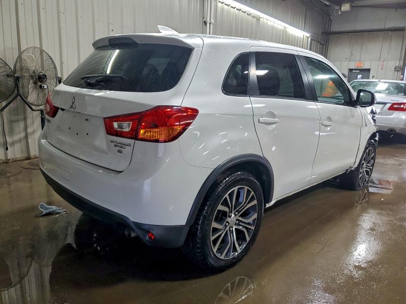 Фото 3 - MITSUBISHI OUTLANDER