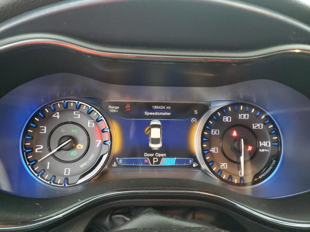 Фото 9 - CHRYSLER 200