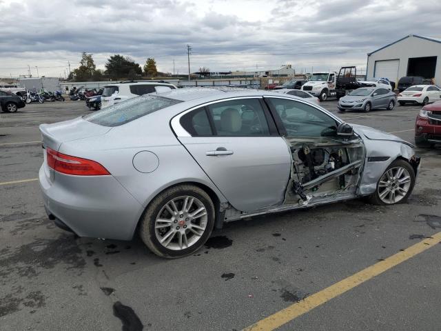 Фото 3 - JAGUAR XE