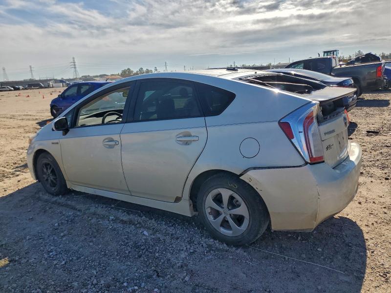 Фото 2 - TOYOTA PRIUS