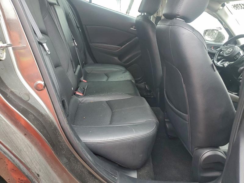 Фото 10 - MAZDA 3