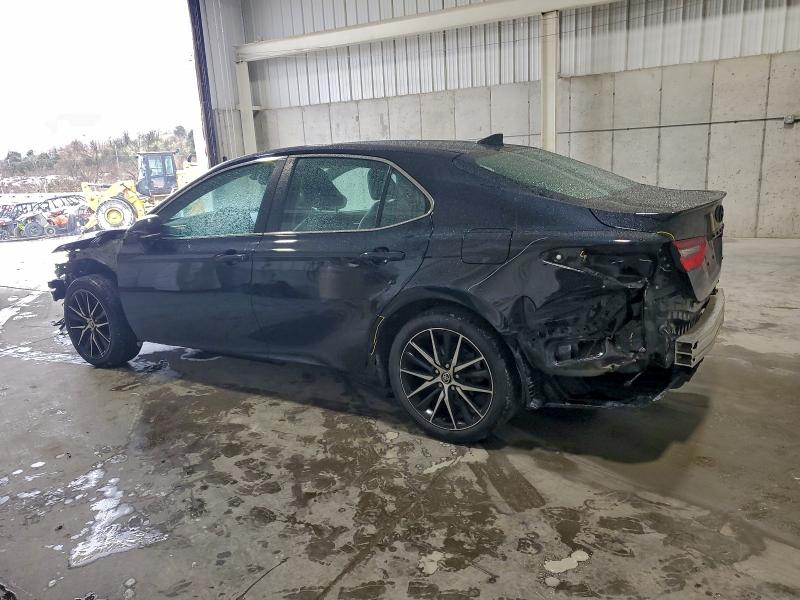 Фото 2 - TOYOTA CAMRY