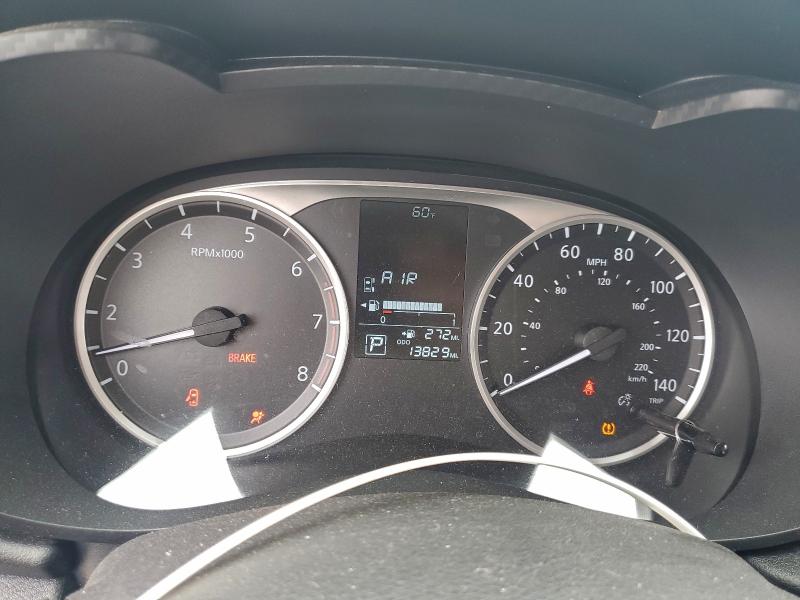 Фото 9 - NISSAN VERSA