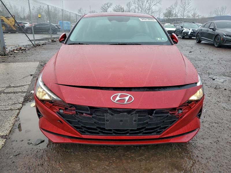 Фото 5 - HYUNDAI ELANTRA