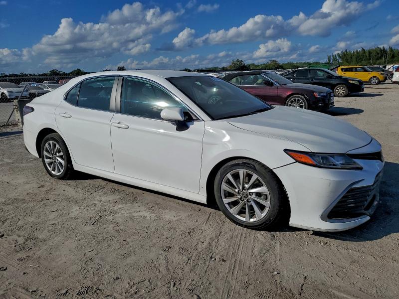 Фото 4 - TOYOTA CAMRY