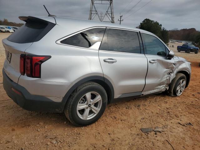 Фото 3 - KIA SORENTO