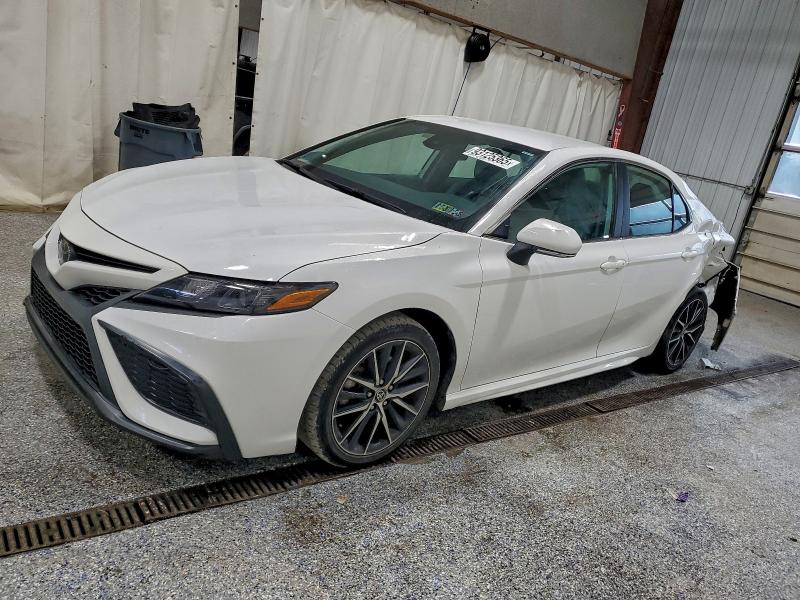 Фото 1 - TOYOTA CAMRY