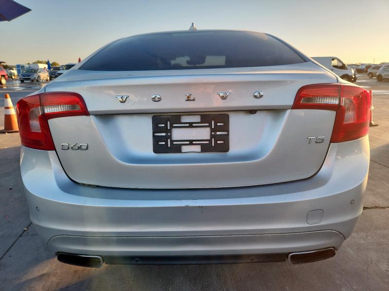Фото 6 - VOLVO S60