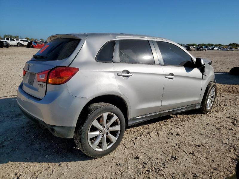 Фото 3 - MITSUBISHI OUTLANDER