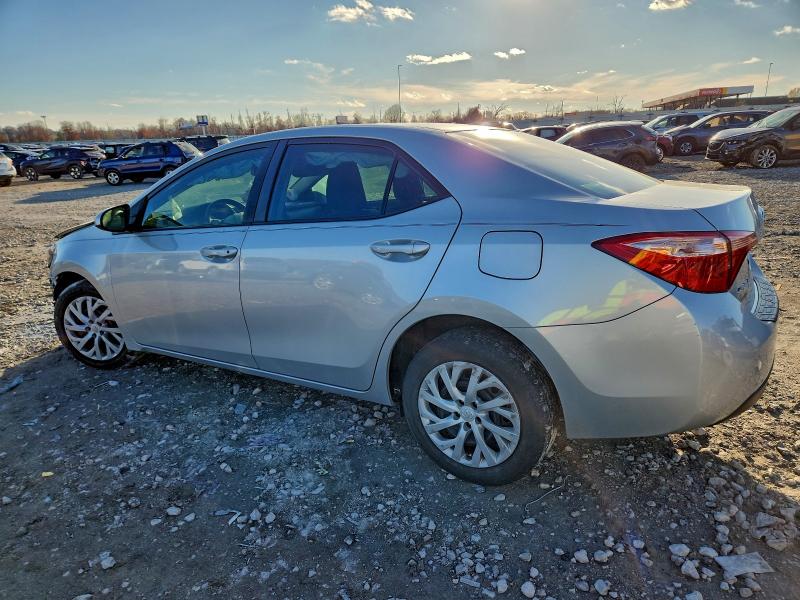 Фото 2 - TOYOTA COROLLA