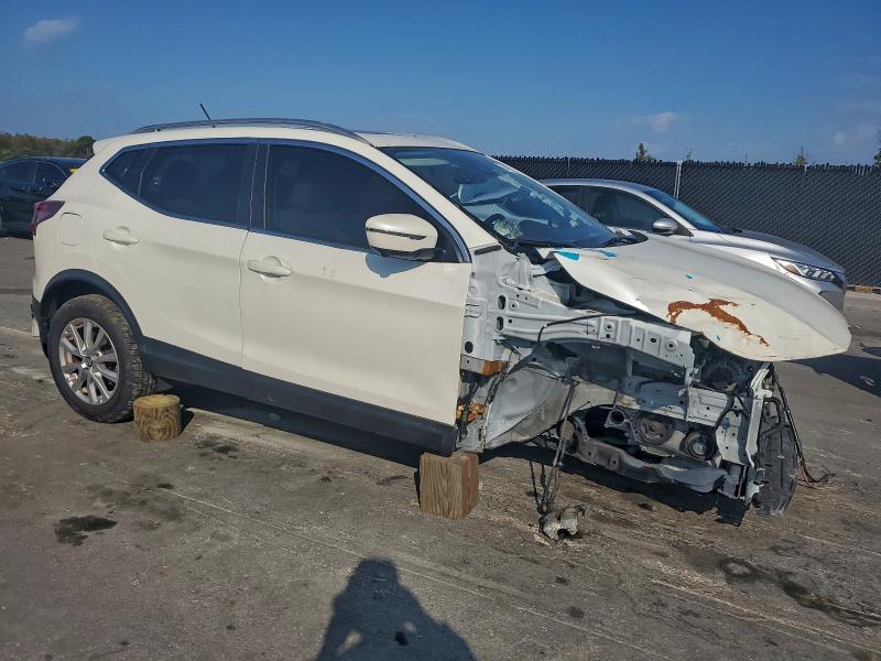 Фото 4 - NISSAN ROGUE