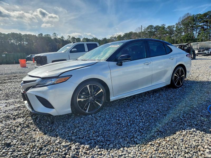 Фото 1 - TOYOTA CAMRY