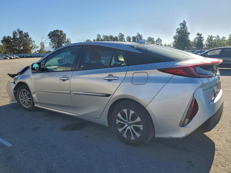 Фото 2 - TOYOTA PRIUS