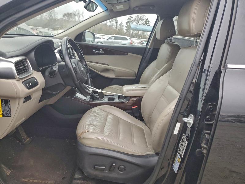 Фото 7 - KIA SORENTO