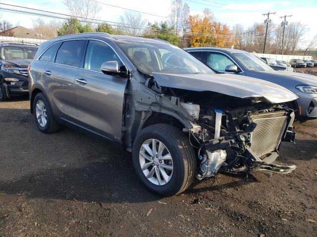 Фото 4 - KIA SORENTO