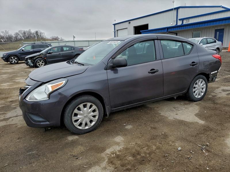 Фото 1 - NISSAN VERSA