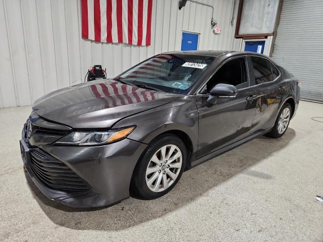 Фото 1 - TOYOTA CAMRY