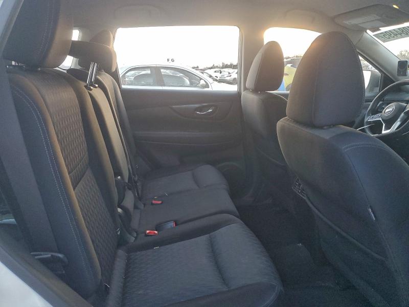 Фото 11 - NISSAN ROGUE