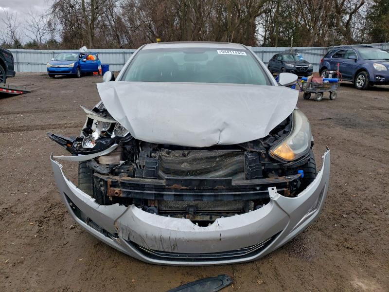 Фото 5 - HYUNDAI ELANTRA