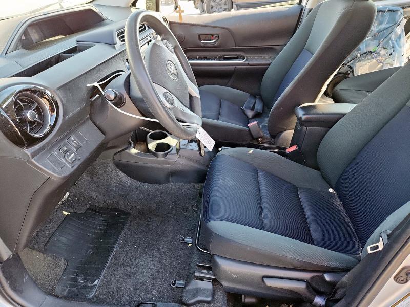 Фото 7 - TOYOTA PRIUS