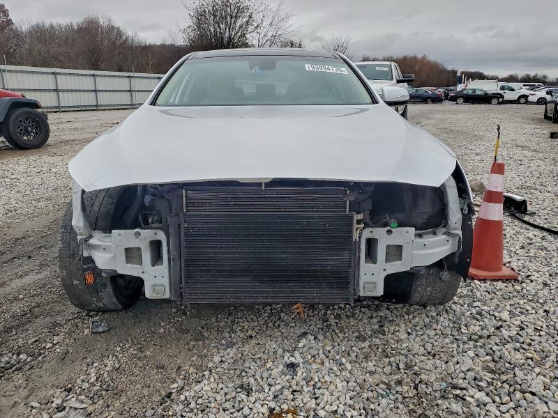 Фото 5 - HYUNDAI GENESIS