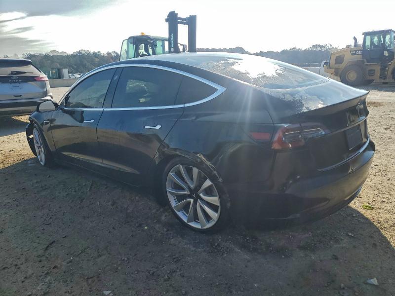 Фото 2 - TESLA MODEL 3