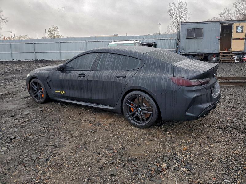 Фото 2 - BMW M8