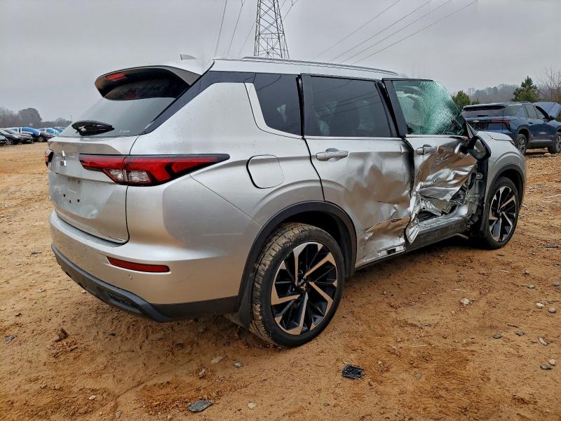 Фото 3 - MITSUBISHI OUTLANDER