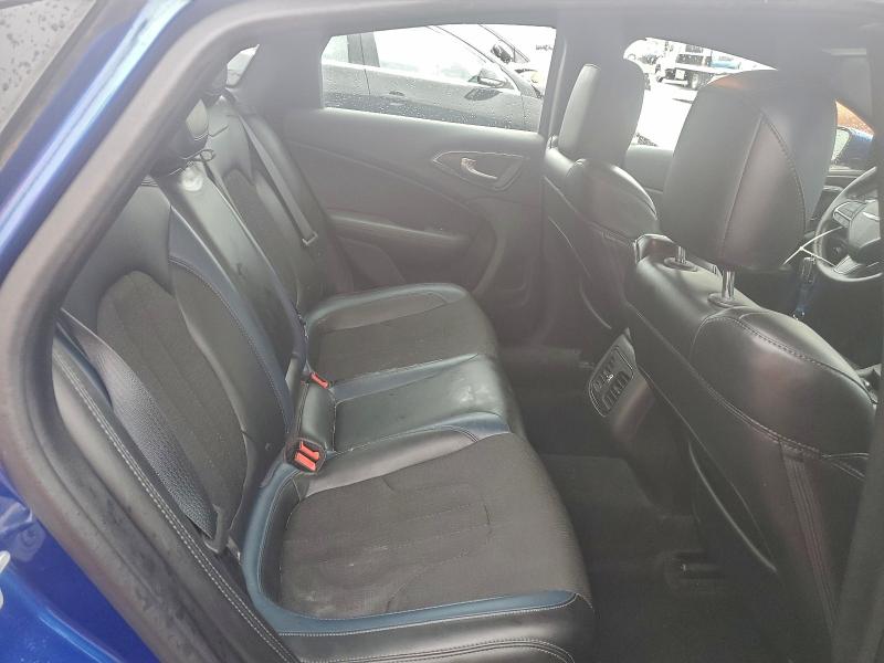 Фото 10 - CHRYSLER 200