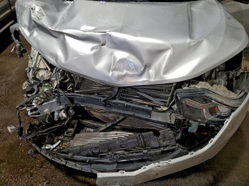 Фото 12 - CHEVROLET EQUINOX