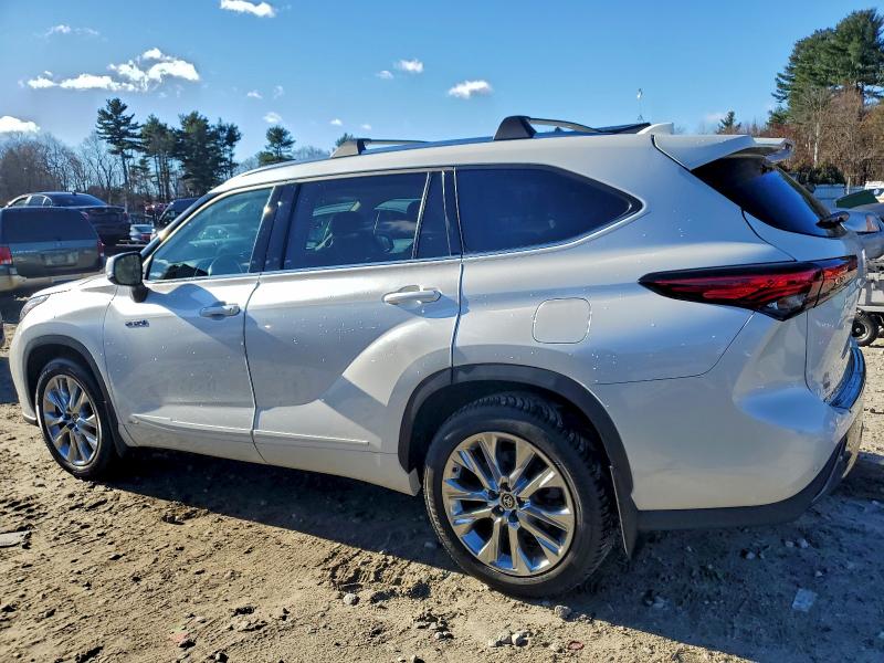 Фото 2 - TOYOTA HIGHLANDER