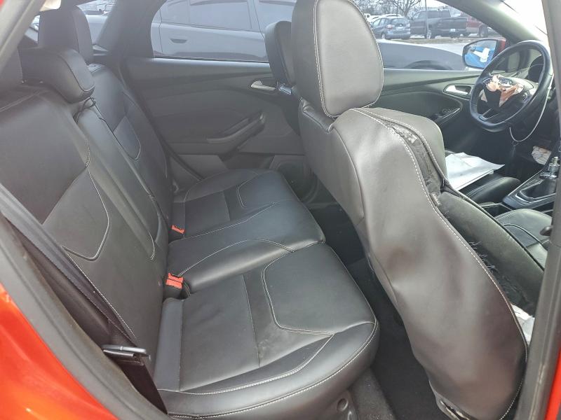 Фото 10 - FORD FOCUS